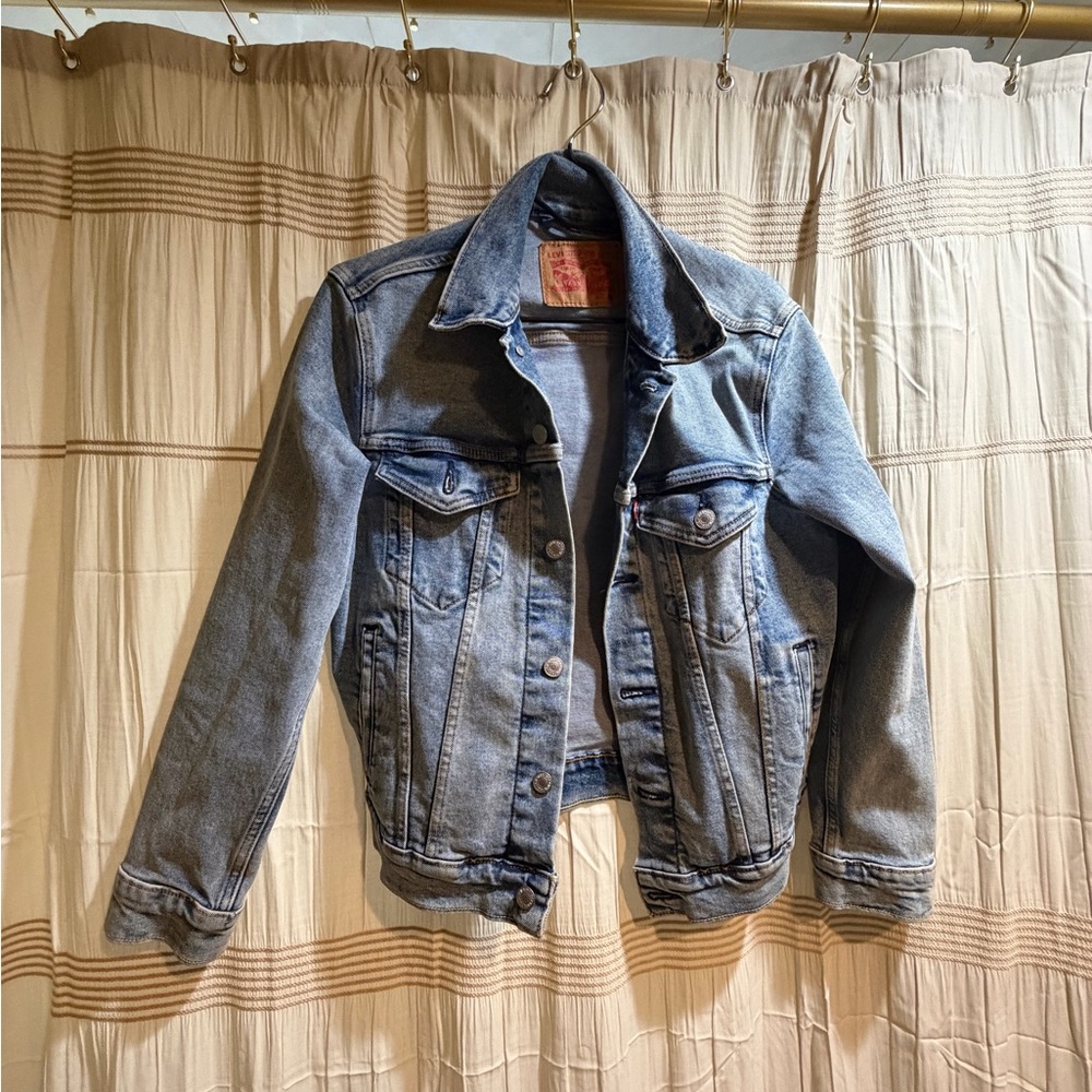 Classic Light Blue Denim Jacket - Levi